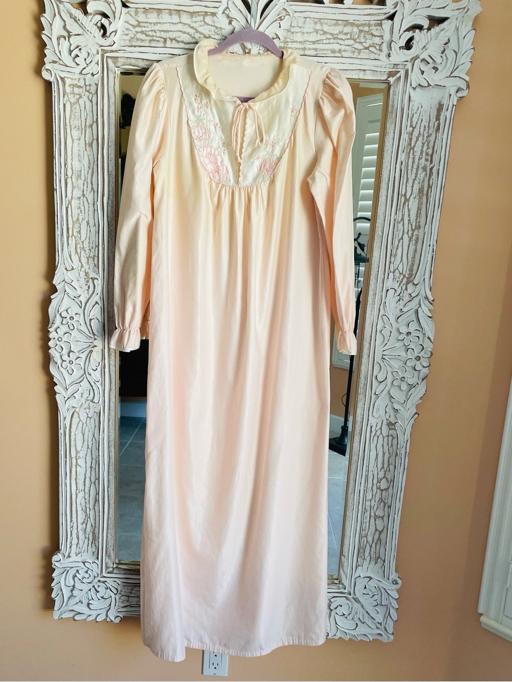 Vintage 90s Pink Floral Embroidered Tie Ruffled Collar Maxi Lingerie Robe M